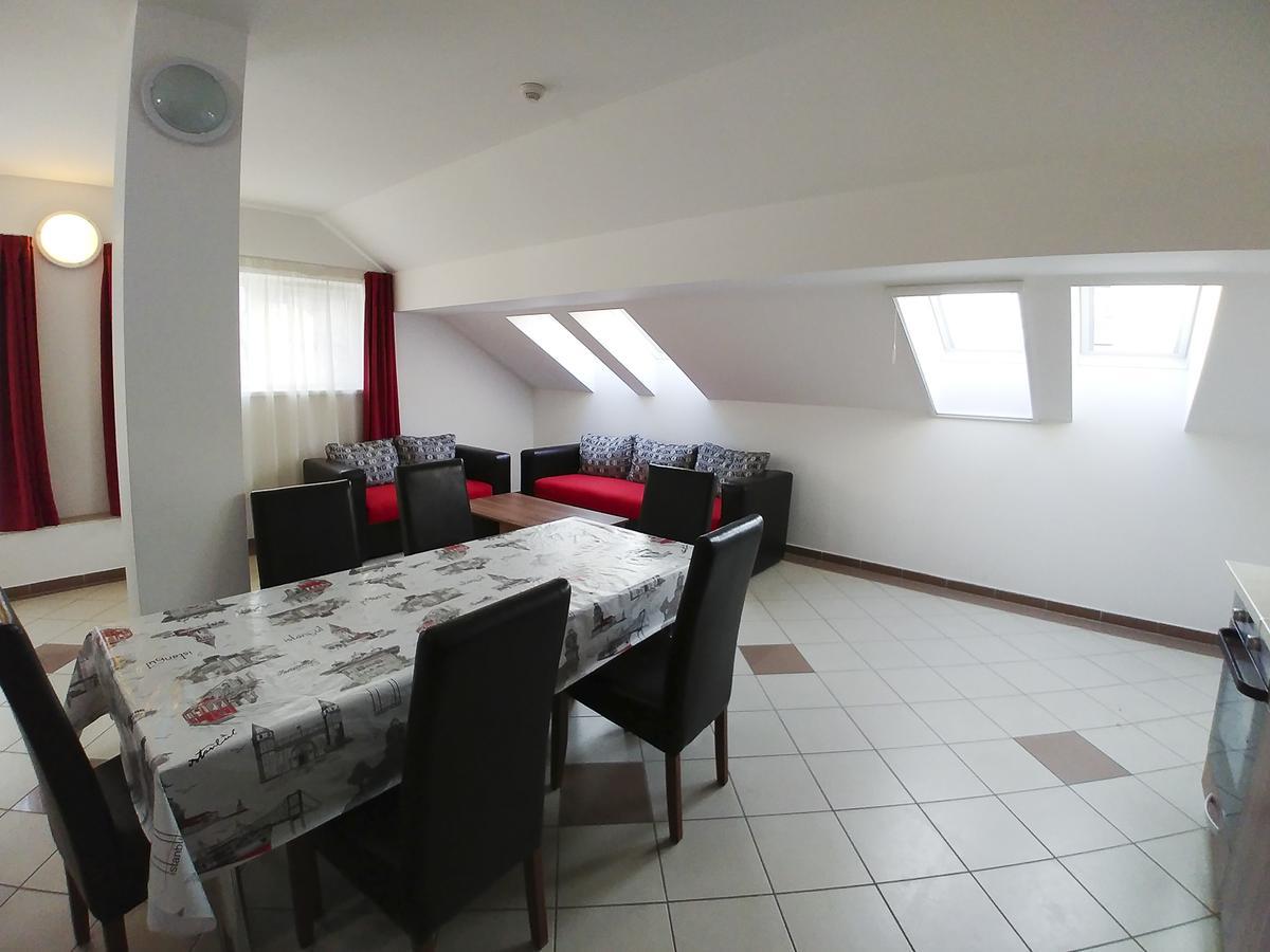 Lotus Hotel Szeged Ngoại thất bức ảnh